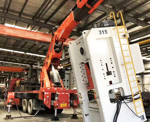 肥城附近随车吊出租，轻松解决运输难题