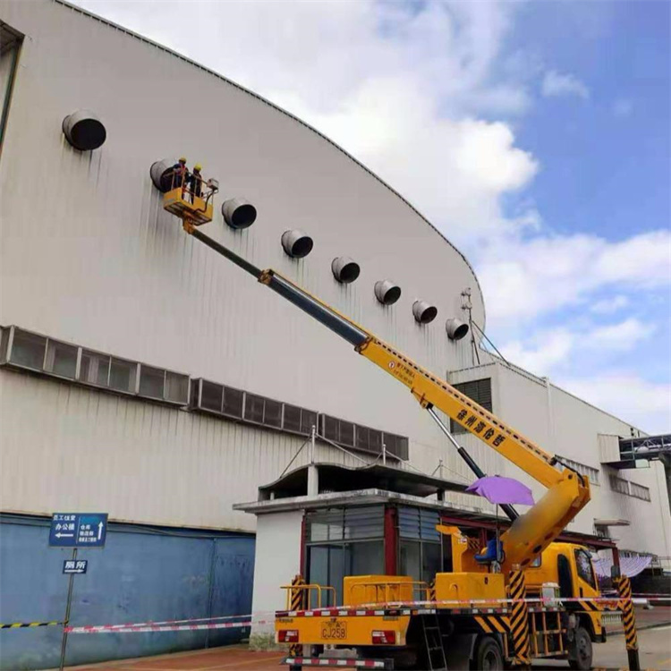 肥城高空作业车出租服务：专业广告牌安装解决方案