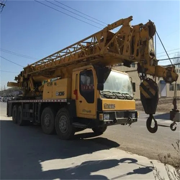 肥城吊车吊挖机吊哪里比较安全